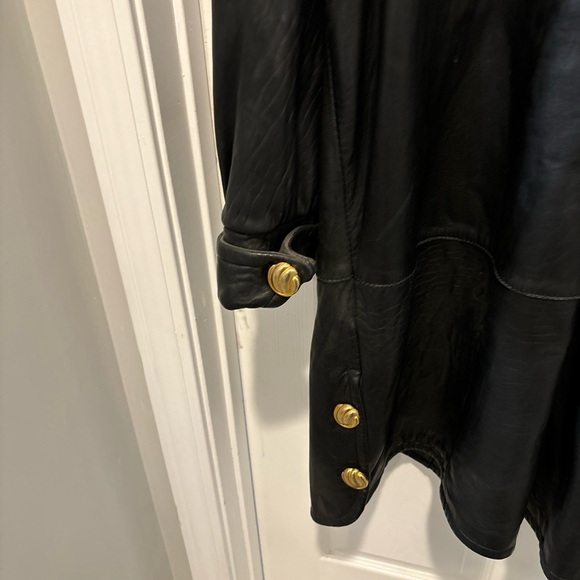 Yudofsky Furriers Leather Coat - Picture 11 of 12